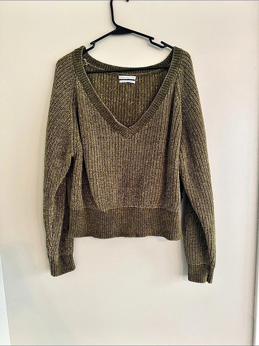 Urban Outfitters UO Cozy Chenille V-Neck Sweater green L